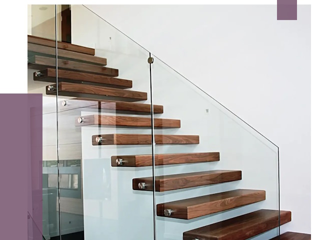 Стеклянные перила для лестницы в Липецке от 15071 руб.